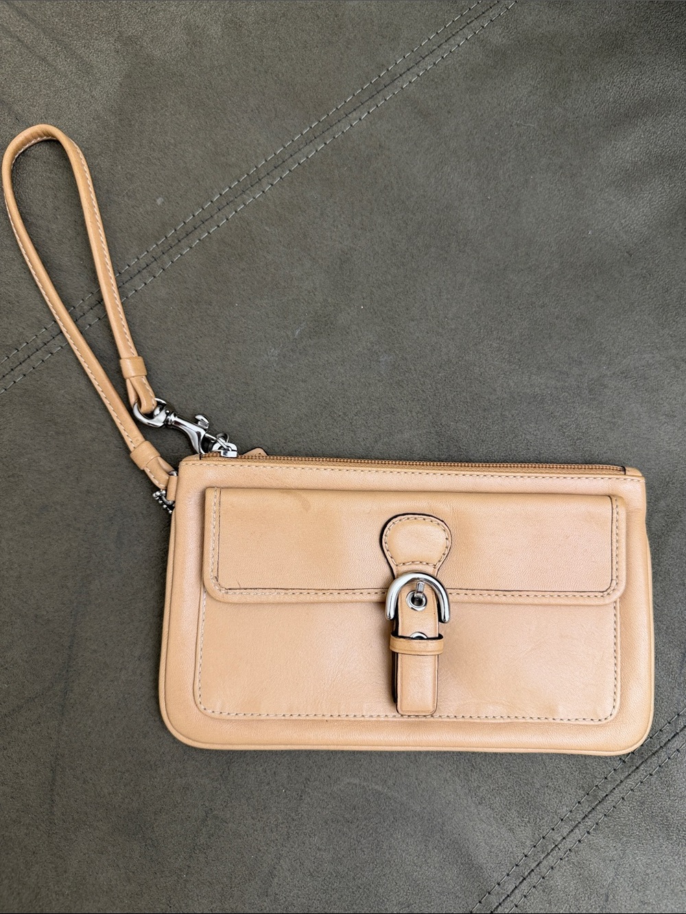 Vintage Coach Soho Tan Glove-Tanned Leather Wristlet